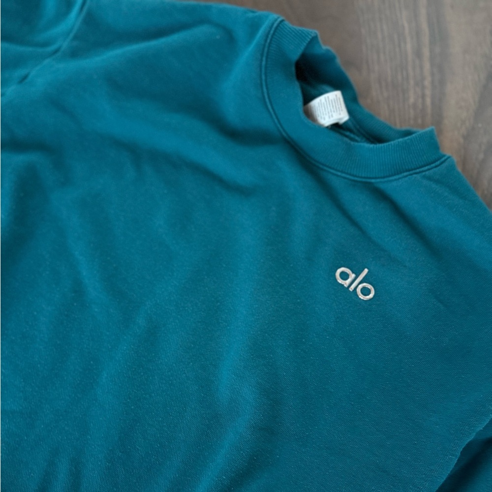 ALO Yoga Teal Sweatshirt - Picture 8 of 9